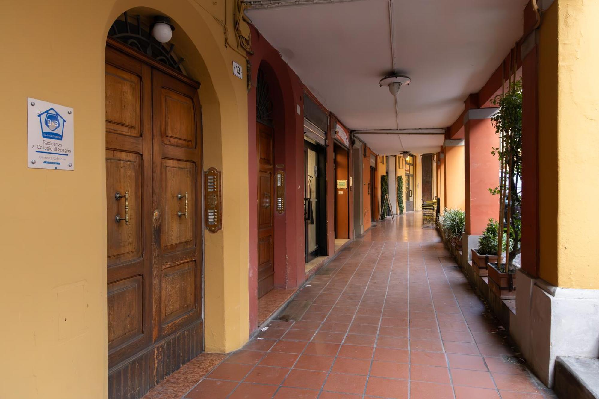 Collegio Di Spagna 13 ボローニャ エクステリア 写真
